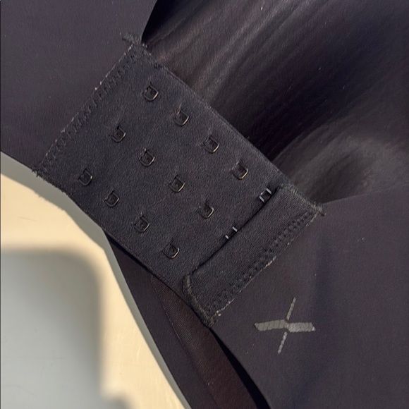 Knix Black Seamless Supportive Bra Size 5 - Picture 3 of 6